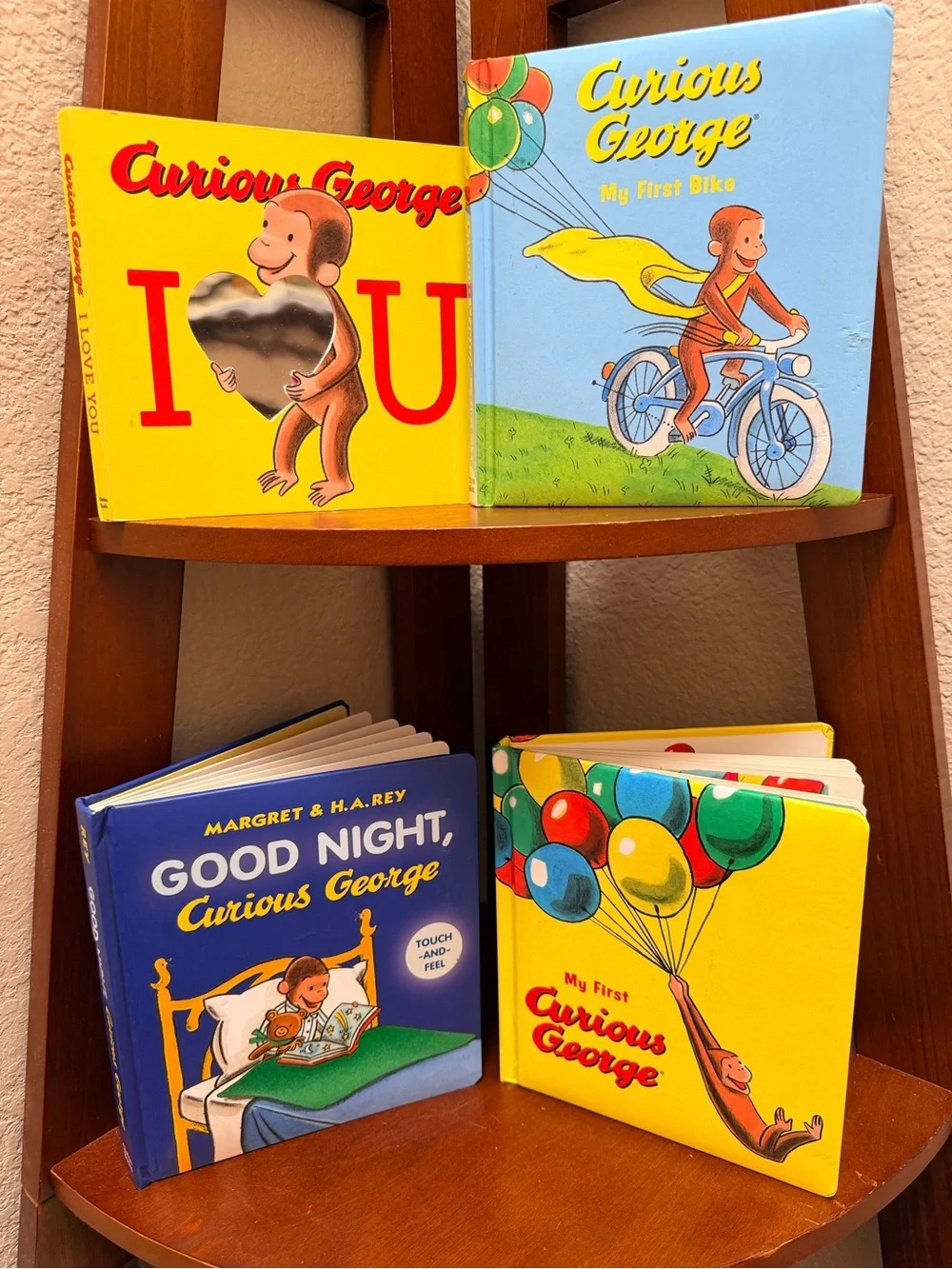 🔹Curious George Variety Set.. famous series of children's picture books..